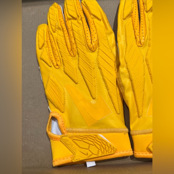 nike superbad 5.0 football gloves